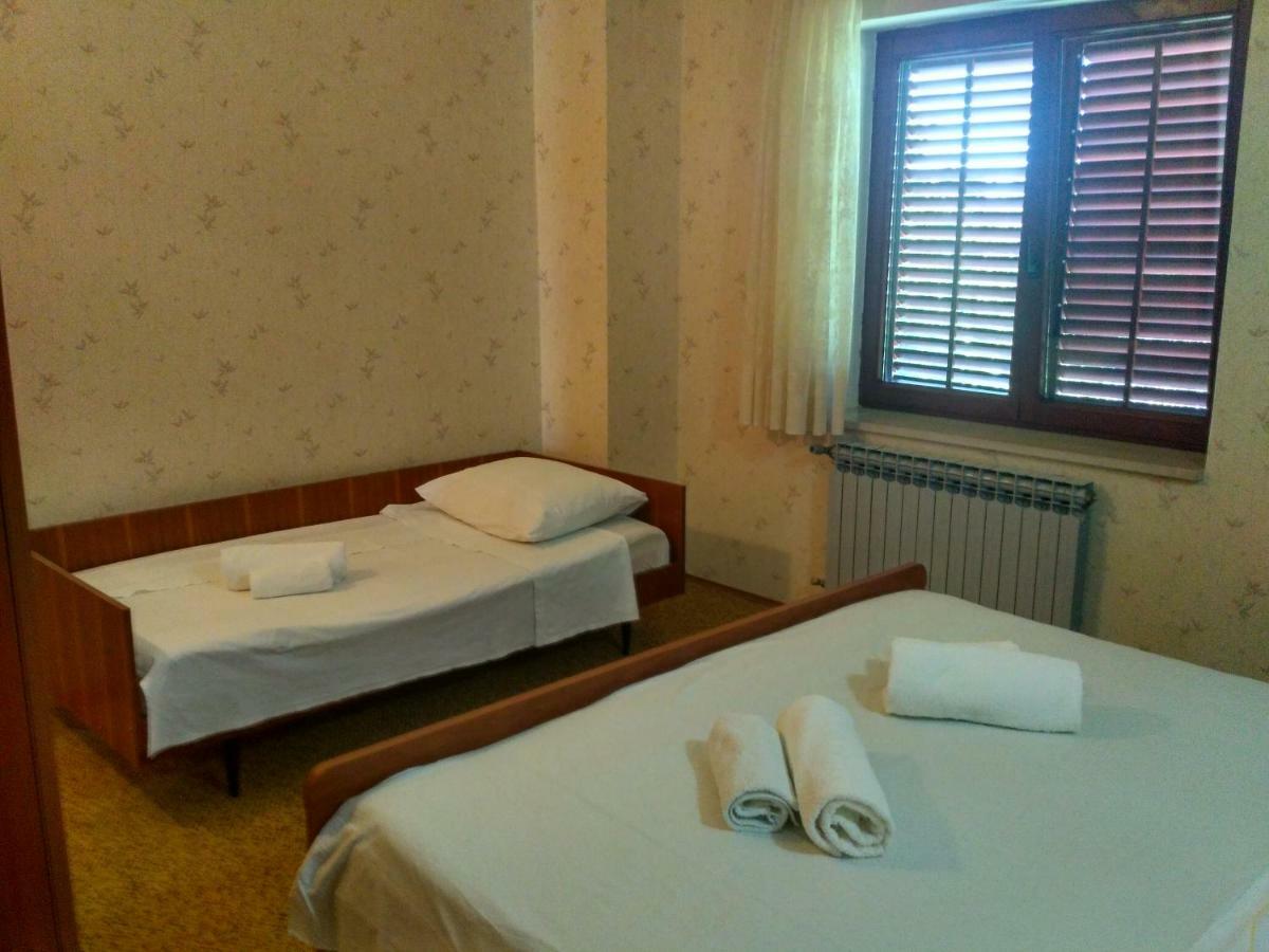 Apartmani Tonica Sukošan Екстериор снимка